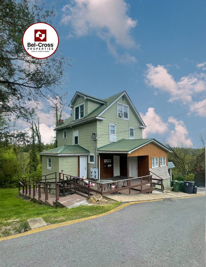 Apartment for rent at 912 Naomi St, Morgantown, WV 26505