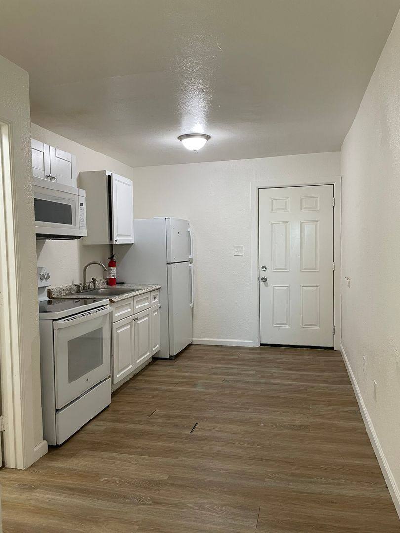 Apartment for rent at 633 I St, Los Banos, CA 93635