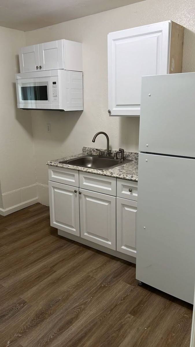 Apartment for rent at 633 I St, Los Banos, CA 93635
