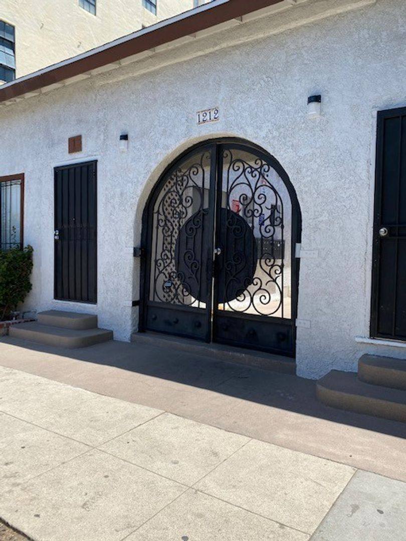 Apartment for rent at 1212 Hoffman Ave, Long Beach, CA 90813