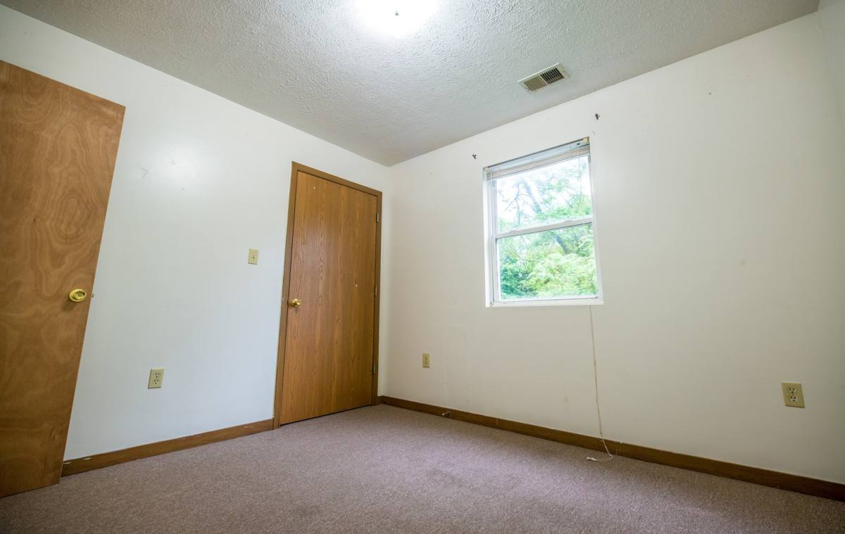 Apartment for rent at 410 Sixth St, Morgantown, WV 26505