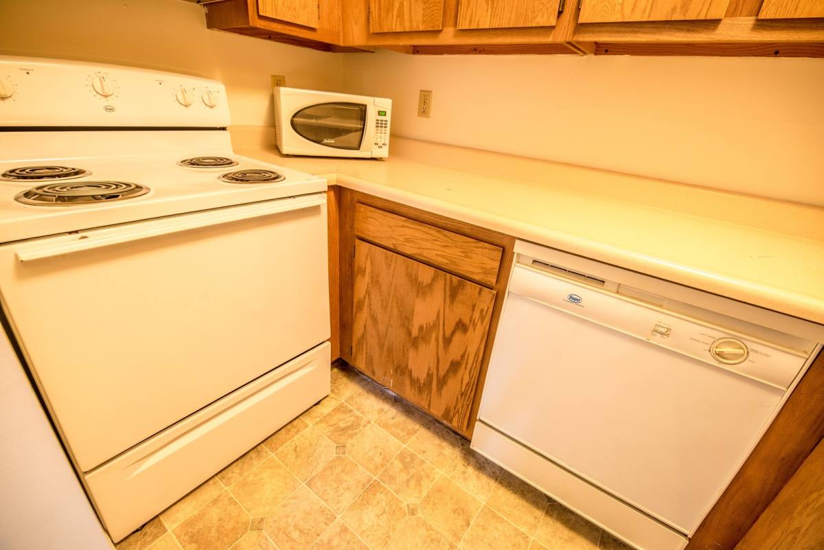 Apartment for rent at 410 Sixth St, Morgantown, WV 26505