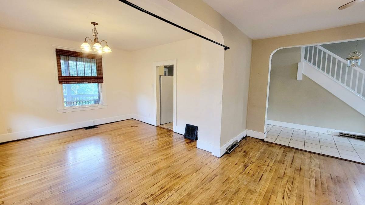 Apartment for rent at 305 Lyndhurst St, Morgantown, WV 26501