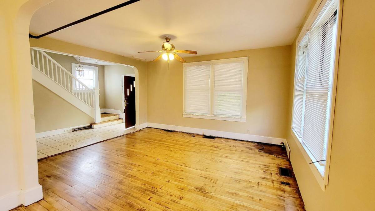 Apartment for rent at 305 Lyndhurst St, Morgantown, WV 26501