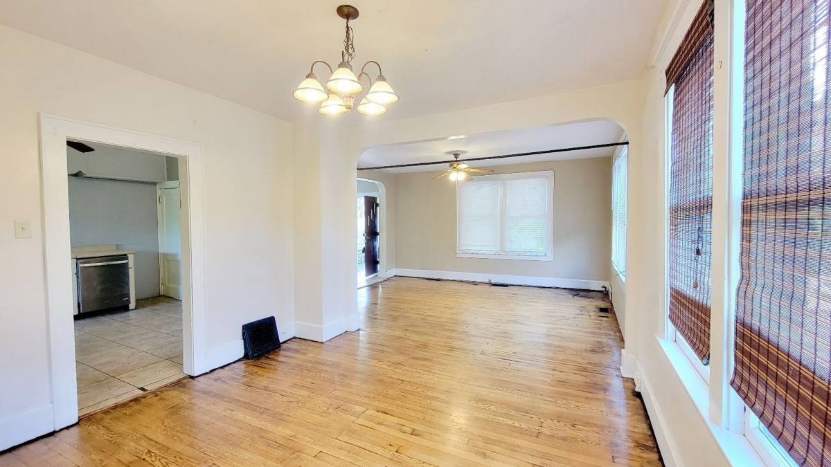 Apartment for rent at 305 Lyndhurst St, Morgantown, WV 26501
