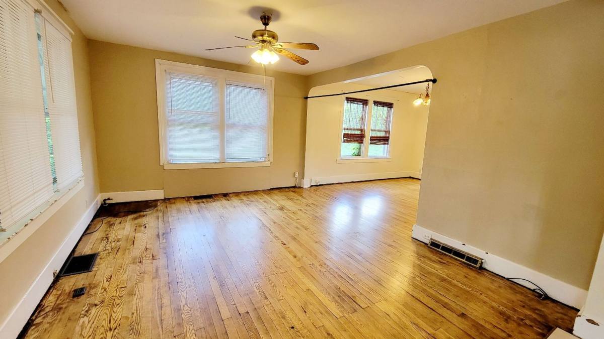 Apartment for rent at 305 Lyndhurst St, Morgantown, WV 26501