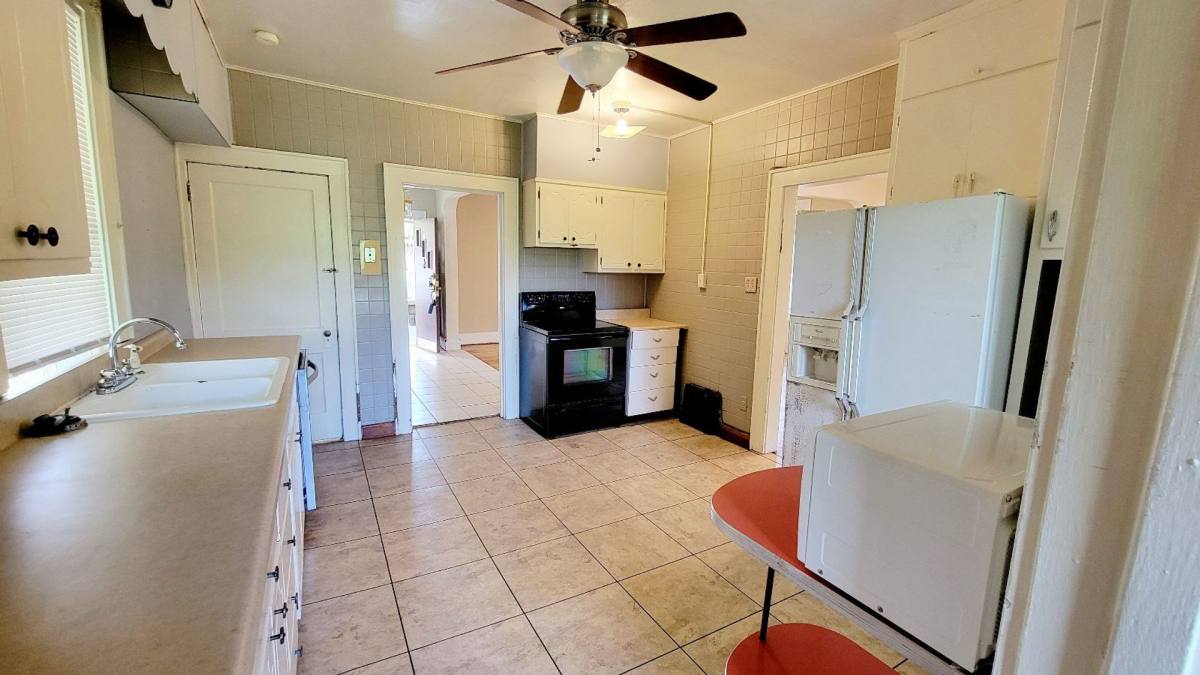 Apartment for rent at 305 Lyndhurst St, Morgantown, WV 26501