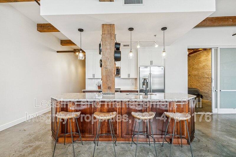 Condo for rent at 825 Lafayette St #4, New Orleans, LA 70113