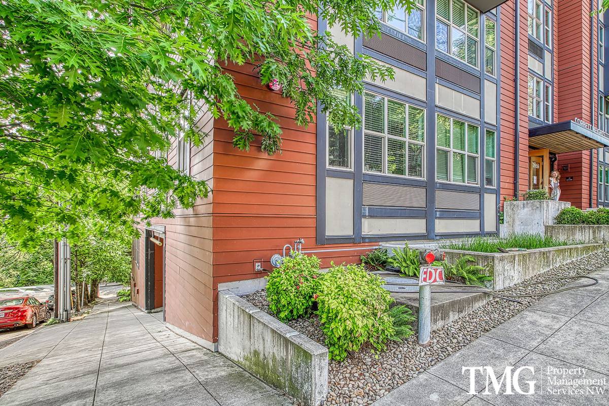 Apartment for rent at 3916 S Corbett Ave, Portland, OR 97239