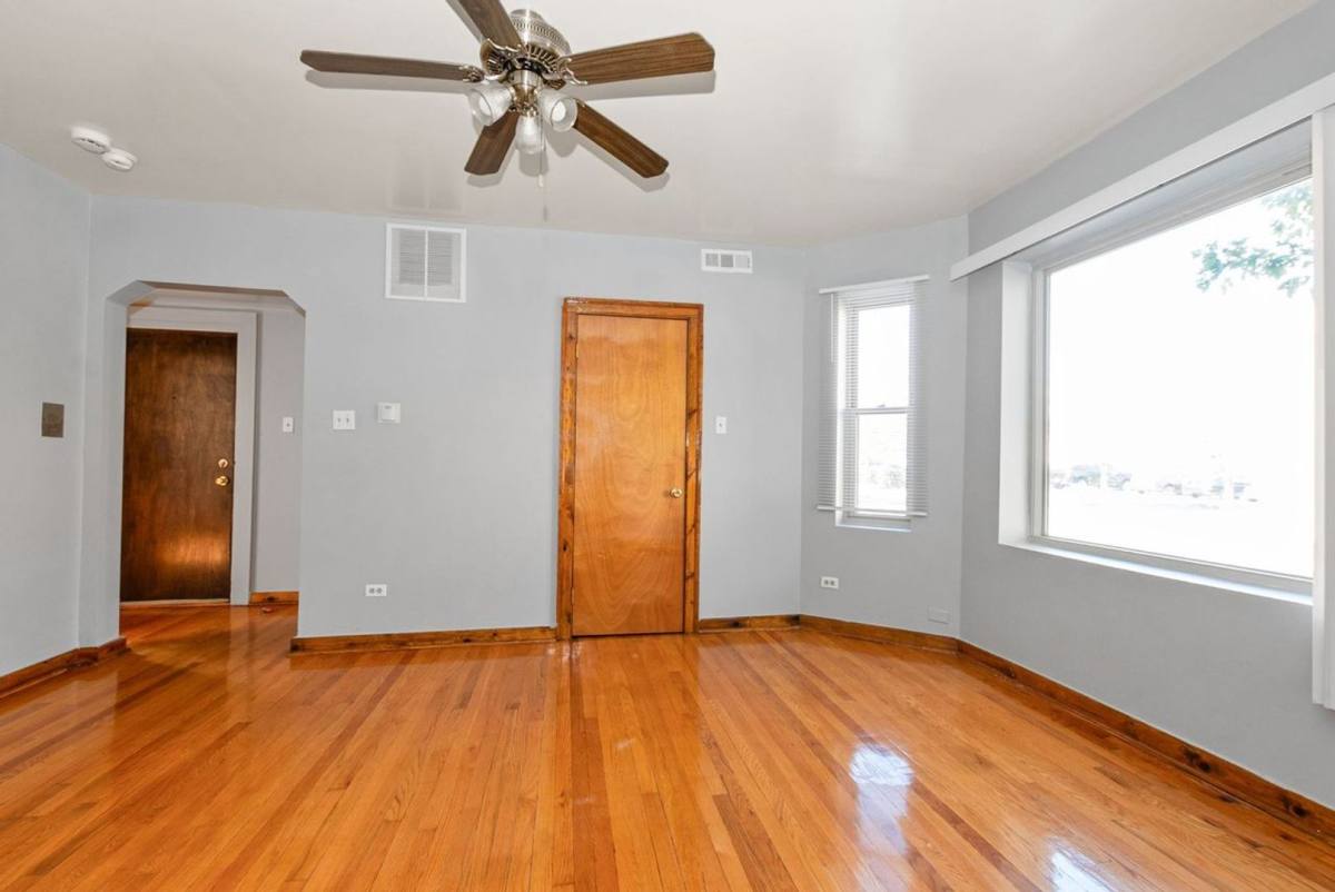 Apartment for rent at 4737-43 W 65th St, Chicago, IL 60629