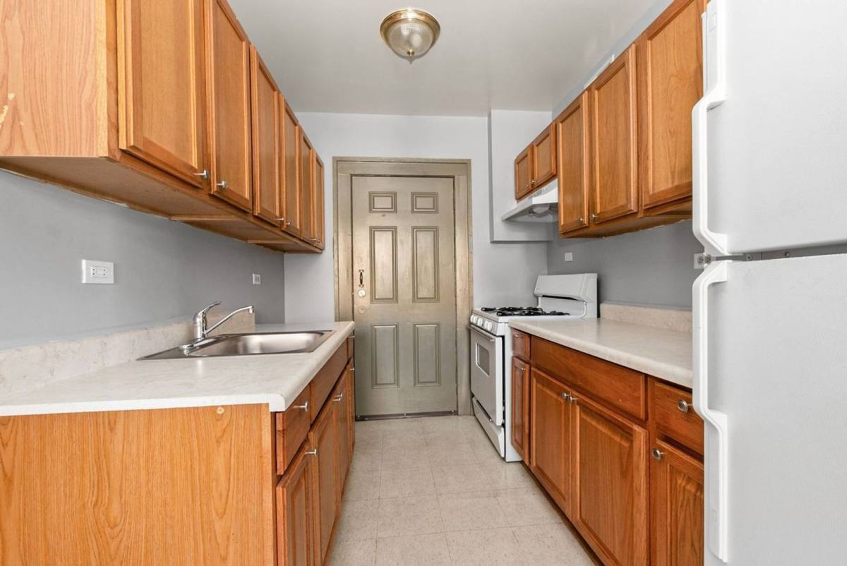 Apartment for rent at 4737-43 W 65th St, Chicago, IL 60629