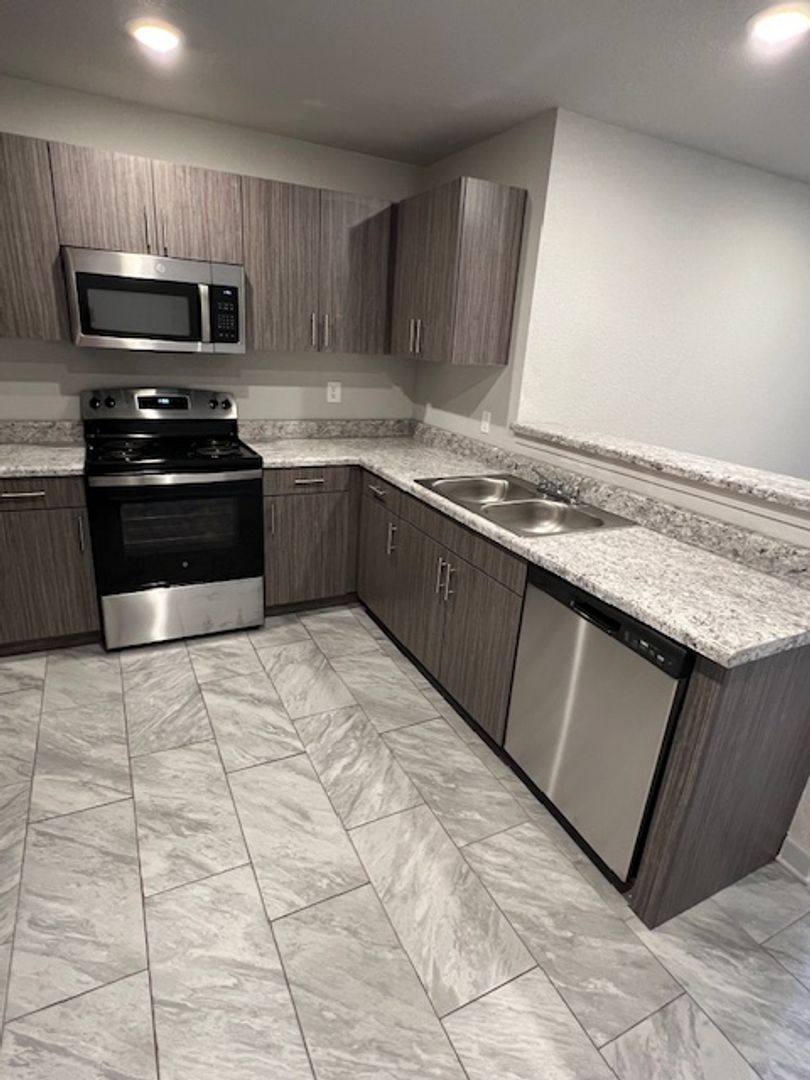 Apartment for rent at 100 Pine Ridge Place, Rogersville, AL 35652