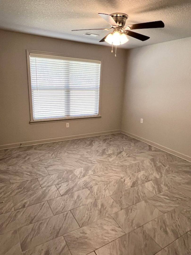 Apartment for rent at 100 Pine Ridge Place, Rogersville, AL 35652