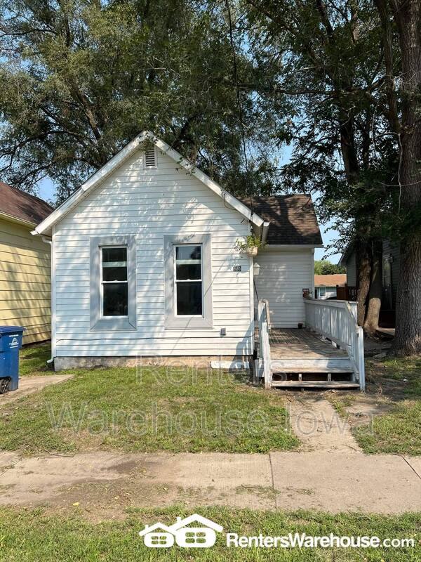 House for rent at 905 SE 9th, Des Moines, IA 50309