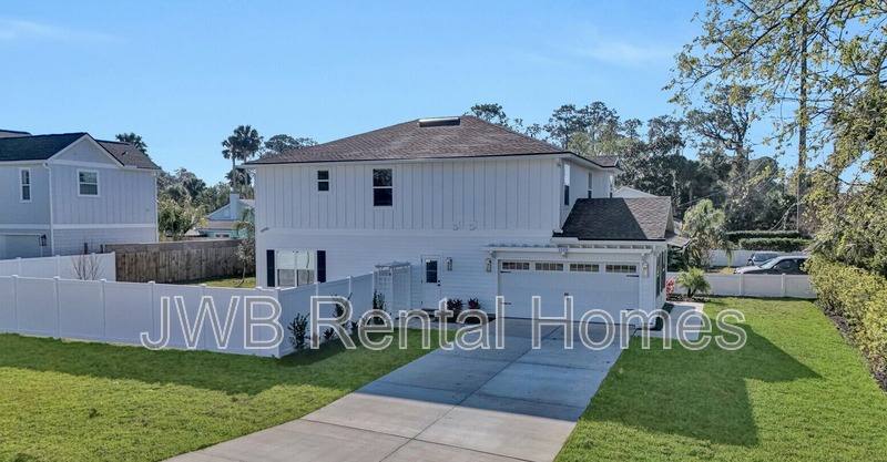 House for rent at 1328 6th Ave N, Jacksonville Beach, FL 32250