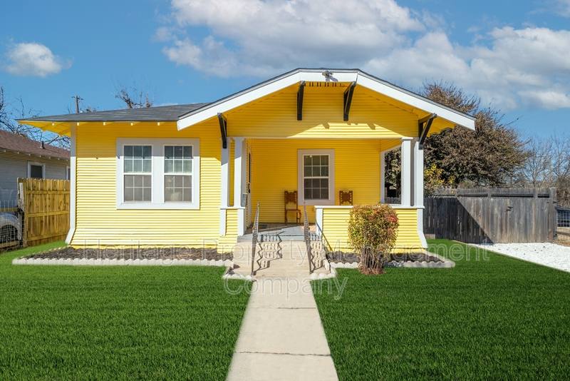 House for rent at 475 E French Place, San Antonio, TX 78212