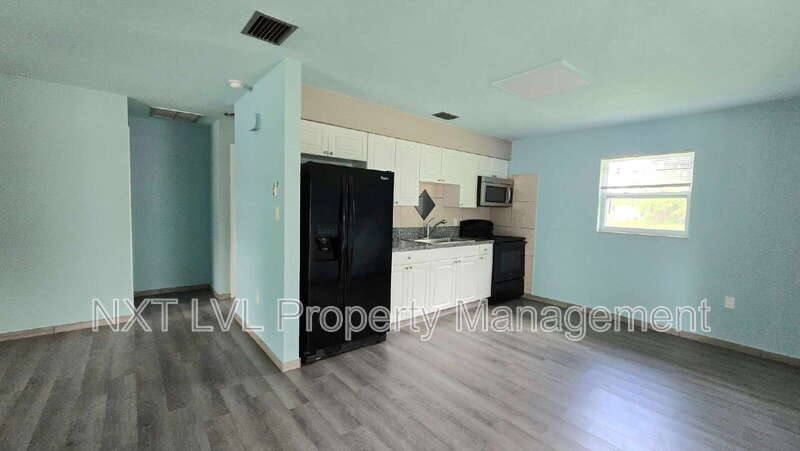 Apartment for rent at 2095 Eloise Circle, North Fort Myers, FL 33917