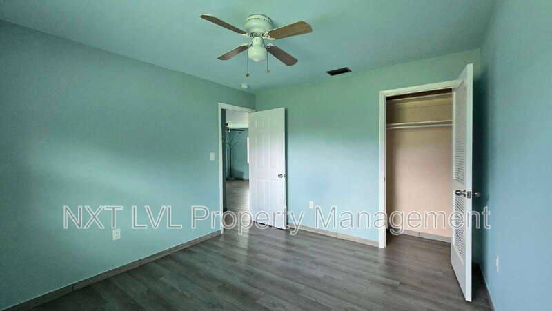 Apartment for rent at 2095 Eloise Circle, North Fort Myers, FL 33917