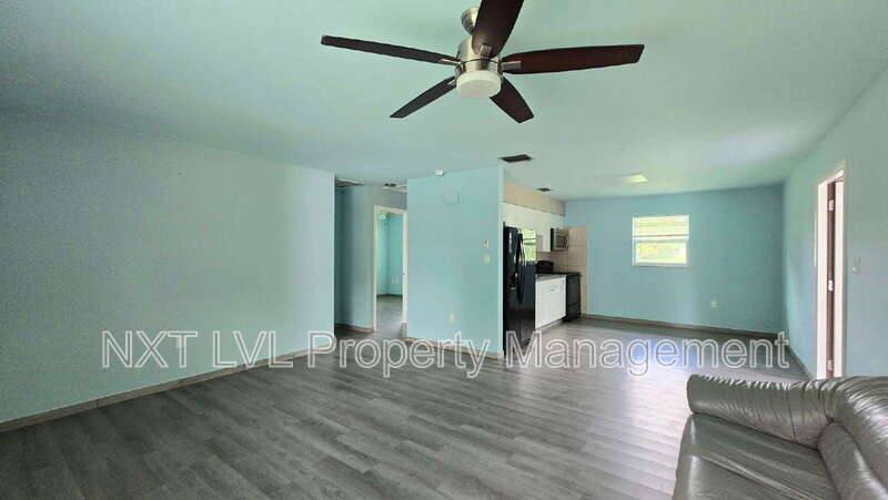 Apartment for rent at 2095 Eloise Circle, North Fort Myers, FL 33917