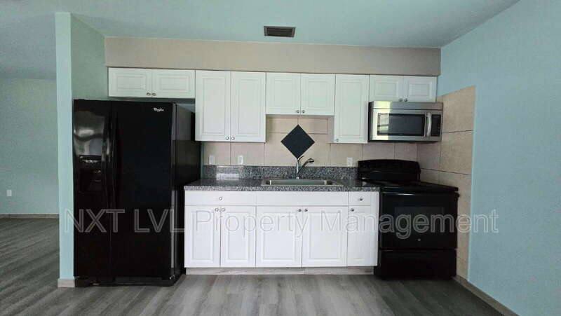 Apartment for rent at 2095 Eloise Circle, North Fort Myers, FL 33917