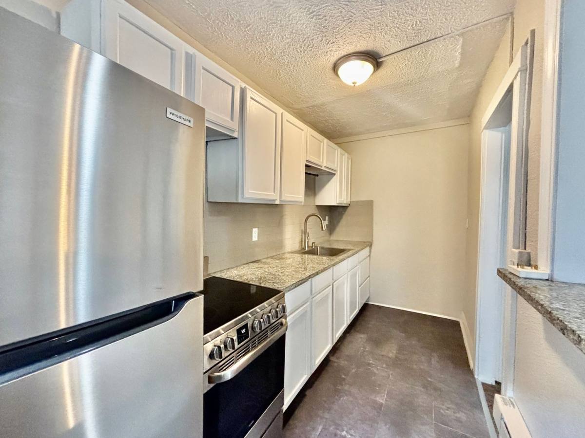 Apartment for rent at 3416 Wyandotte St, Kansas City, MO 64111