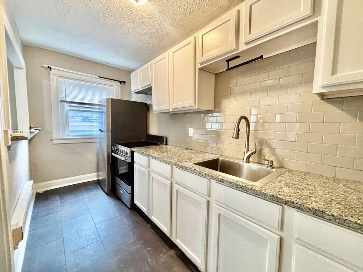 Apartment for rent at 3416 Wyandotte St, Kansas City, MO 64111