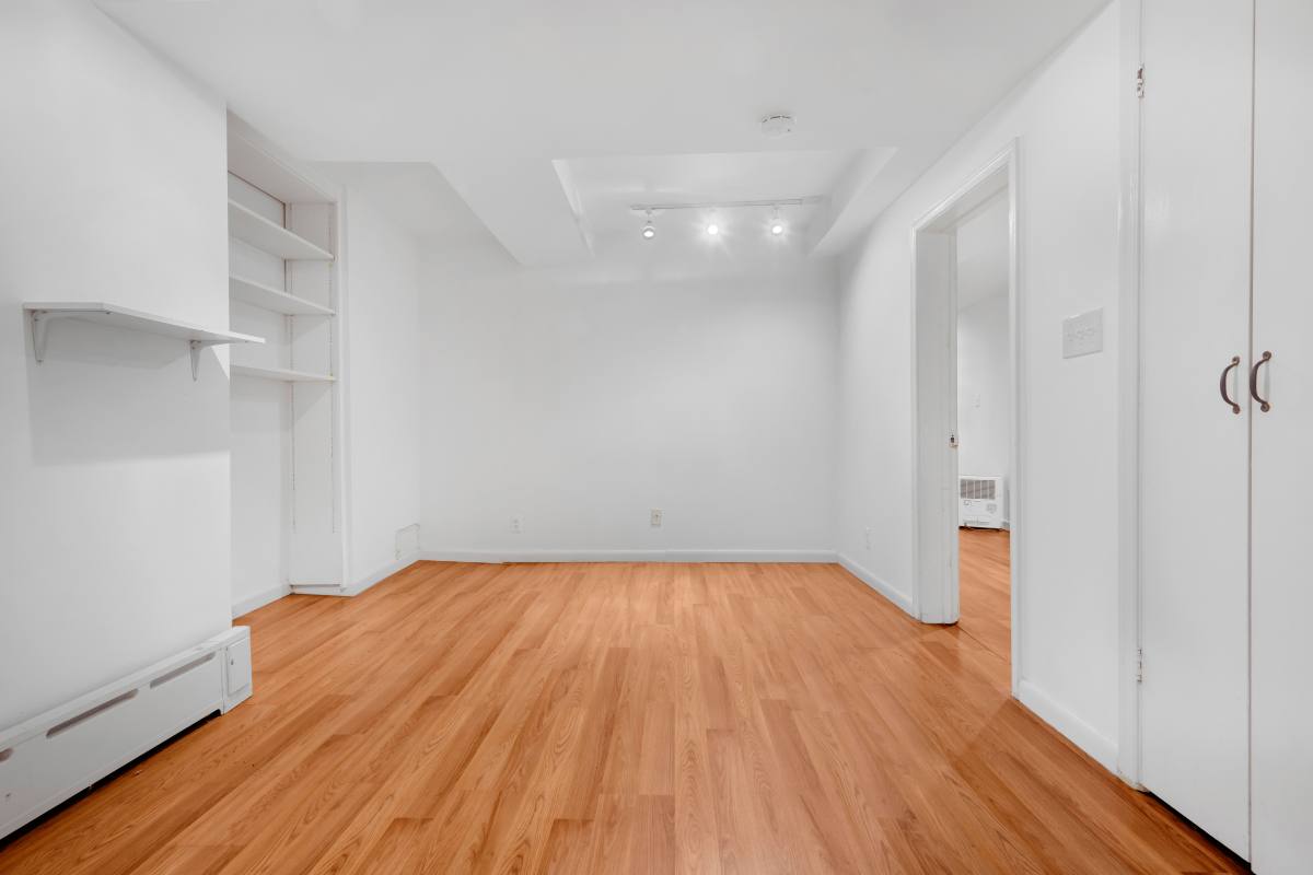 House for rent at 3204 Porter St NW Eb, Washington, DC 20008