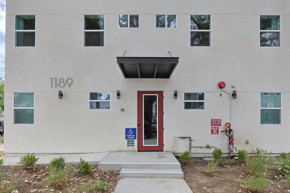 Apartment for rent at 1189 W 37th Place, Los Angeles, CA 90007