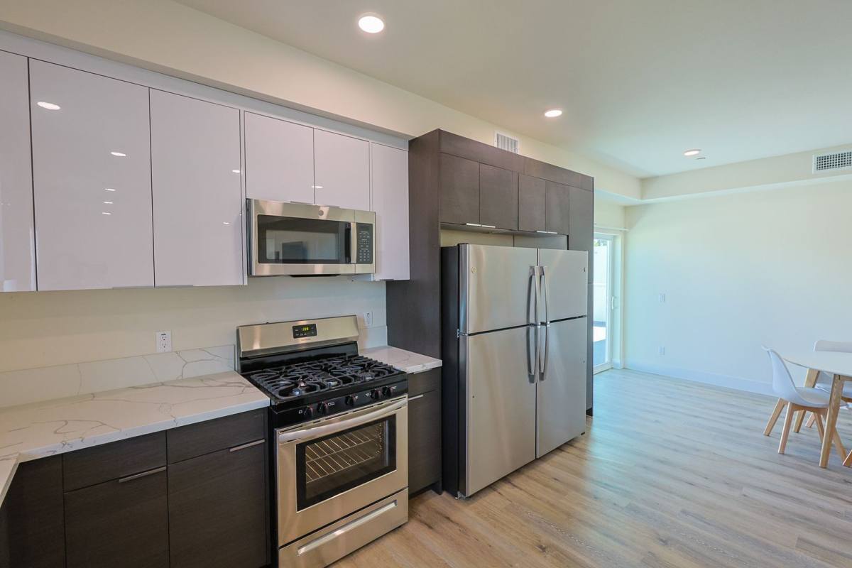 Apartment for rent at 1189 W 37th Place, Los Angeles, CA 90007