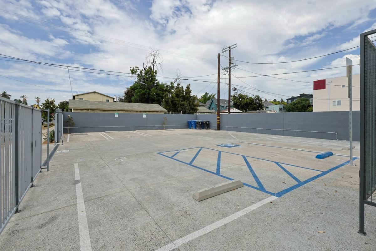Apartment for rent at 1189 W 37th Place, Los Angeles, CA 90007
