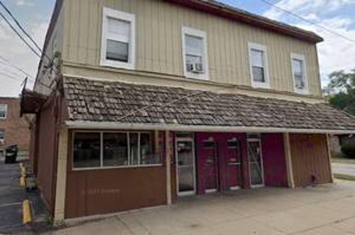 Apartment for rent at 301-303 N Longwood St, Rockford, IL 61107