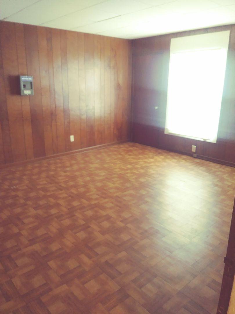 Apartment for rent at 301-303 N Longwood St, Rockford, IL 61107