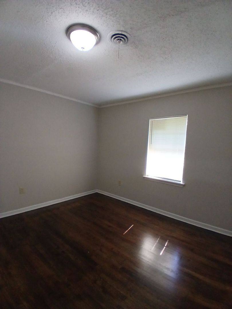 House for rent at 1917 Farrington St, Memphis, TN 38109