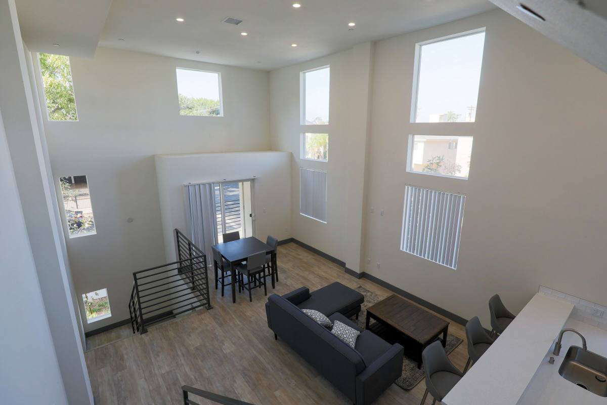 Townhouse for rent at 2684 Orchard Ave, Los Angeles, CA 90007