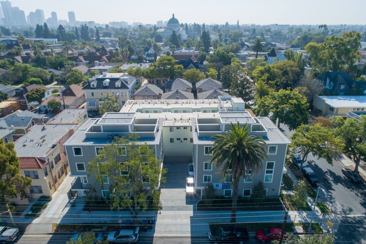 Townhouse for rent at 2684 Orchard Ave, Los Angeles, CA 90007