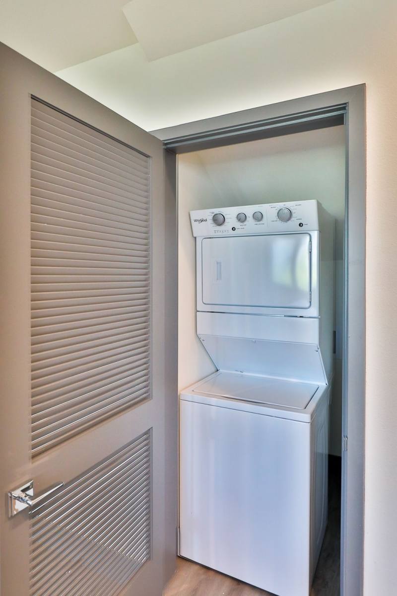 Townhouse for rent at 1155 W 36th Place, Los Angeles, CA 90007
