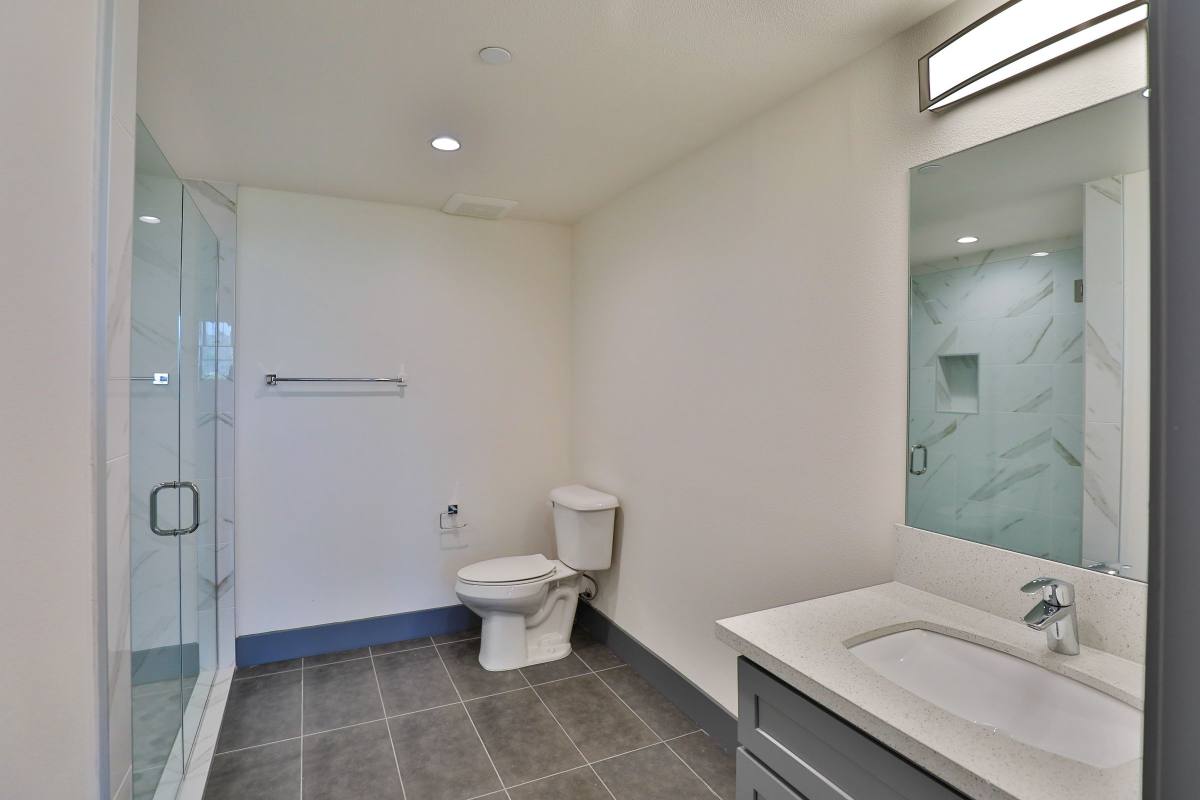 Townhouse for rent at 1155 W 36th Place, Los Angeles, CA 90007