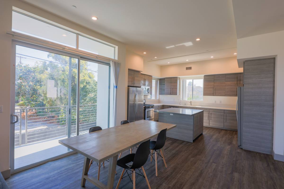 Townhouse for rent at 1208 W 25th St, Los Angeles, CA 90007