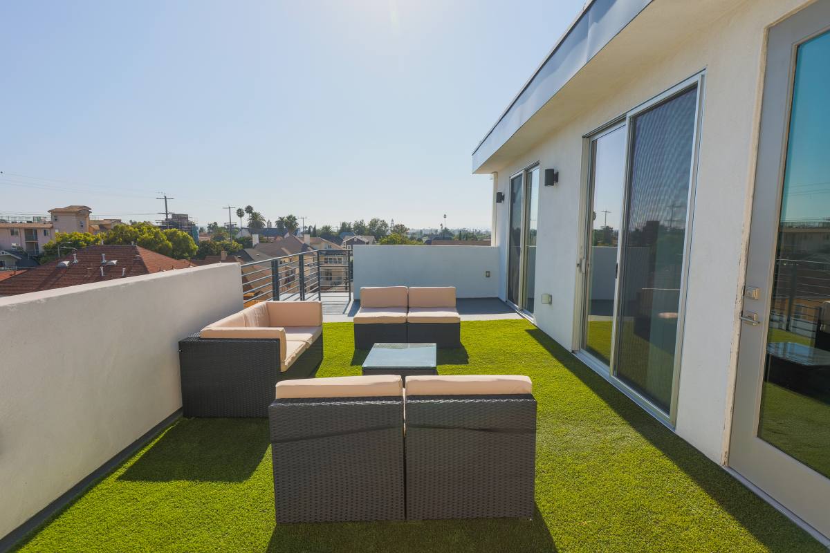 Townhouse for rent at 1208 W 25th St, Los Angeles, CA 90007