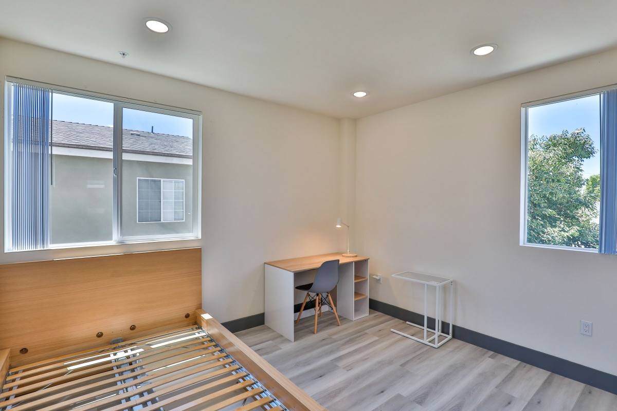Apartment for rent at 3431 S Catalina St, Los Angeles, CA 90007