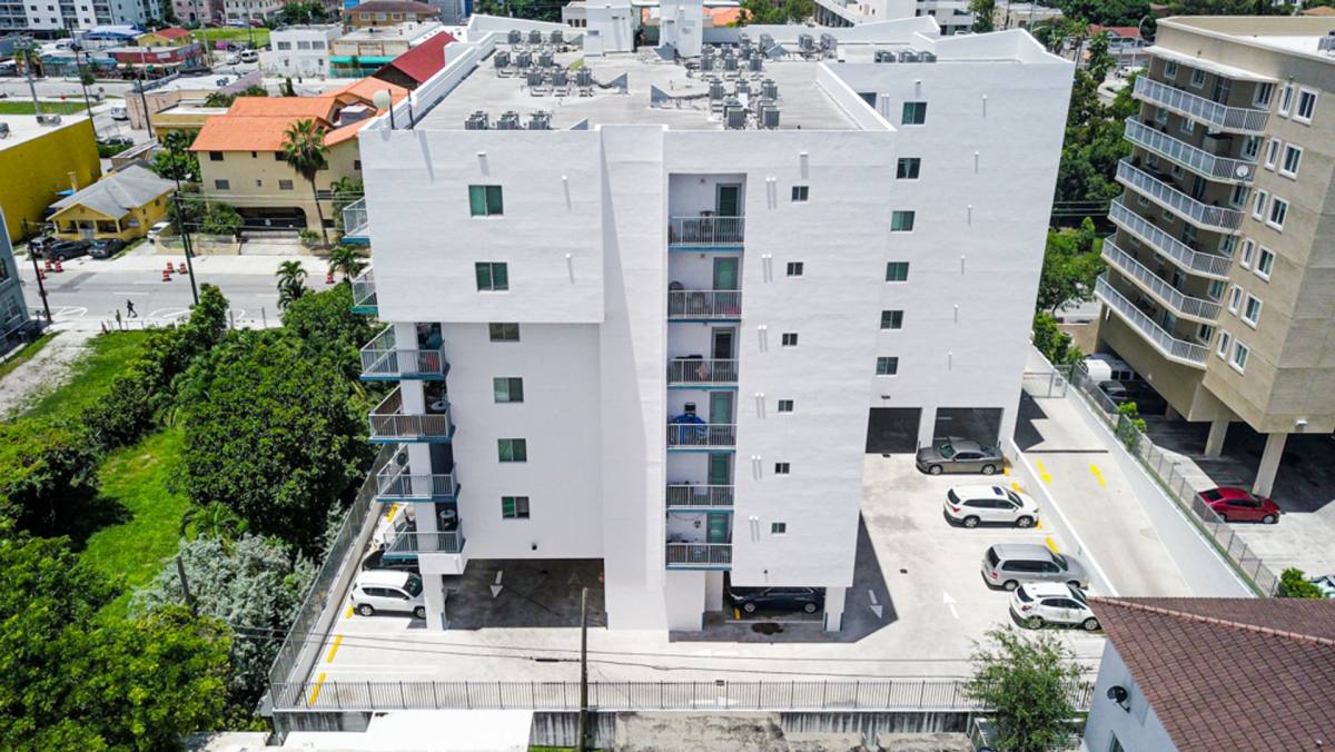 Apartment for rent at 624 SW 1st St, Miami, FL 33130