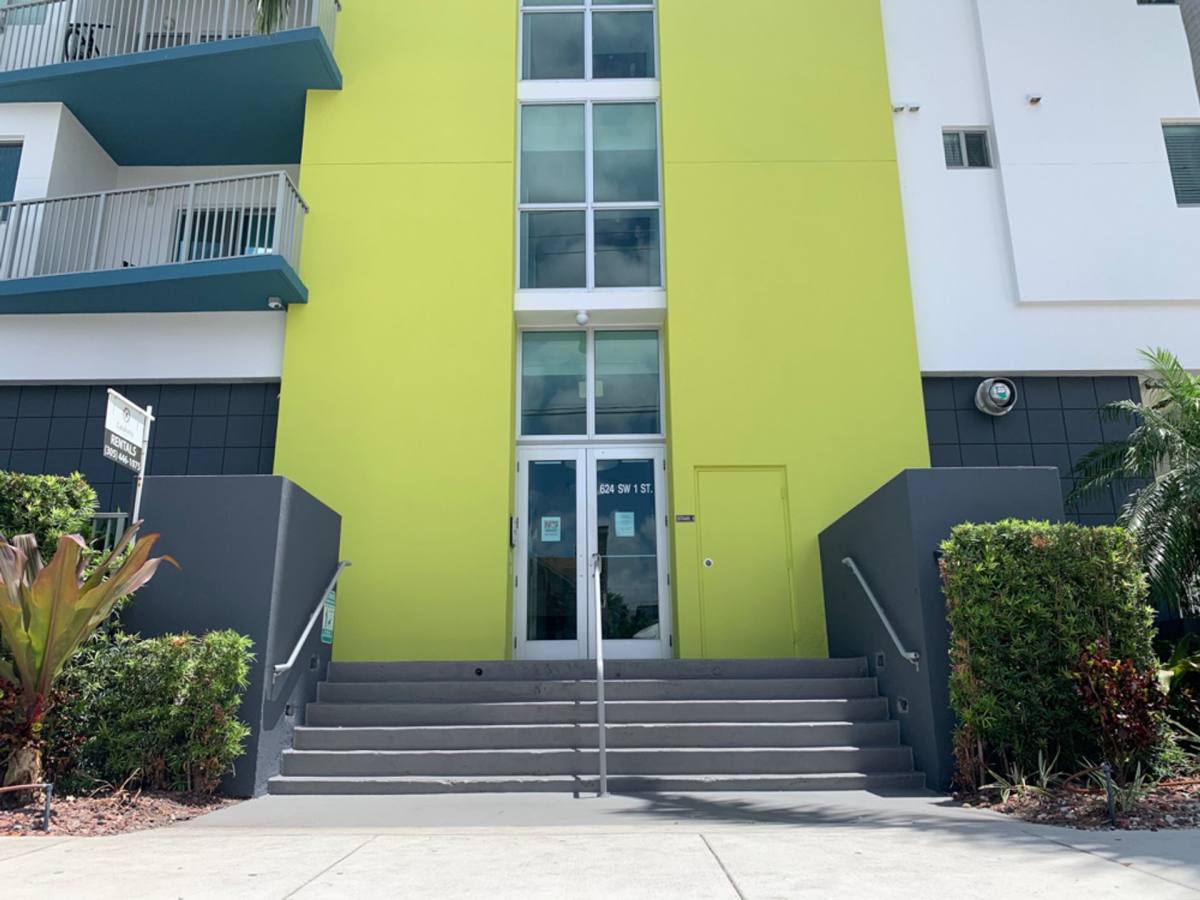 Apartment for rent at 624 SW 1st St, Miami, FL 33130