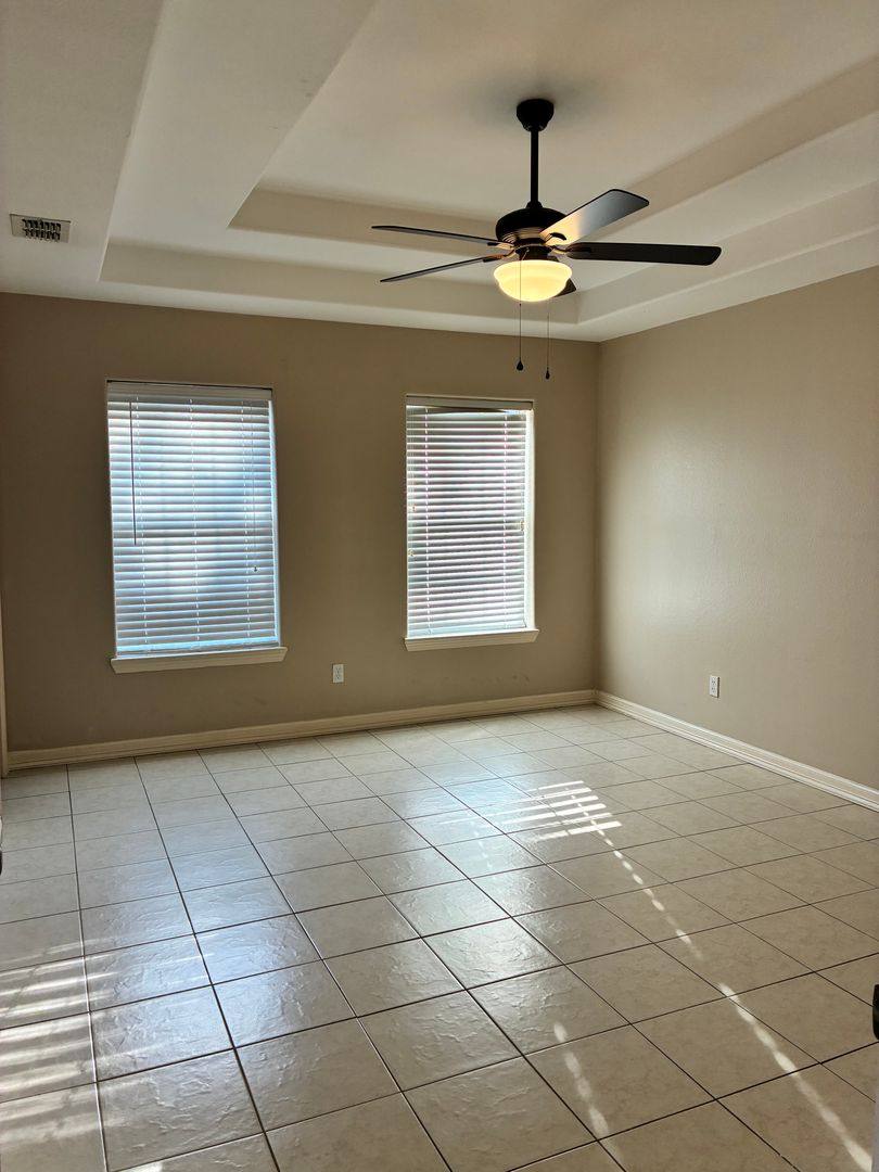 Apartment for rent at 915 & 917 Galveston Ave, McAllen, TX 78501