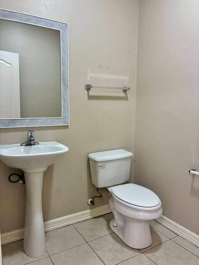 Apartment for rent at 915 & 917 Galveston Ave, McAllen, TX 78501
