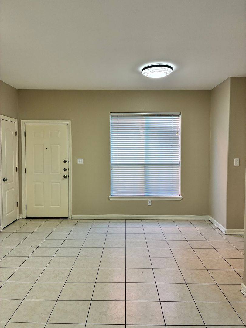 Apartment for rent at 915 & 917 Galveston Ave, McAllen, TX 78501