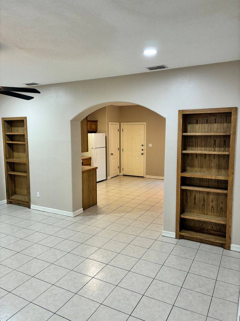 Apartment for rent at 915 & 917 Galveston Ave, McAllen, TX 78501