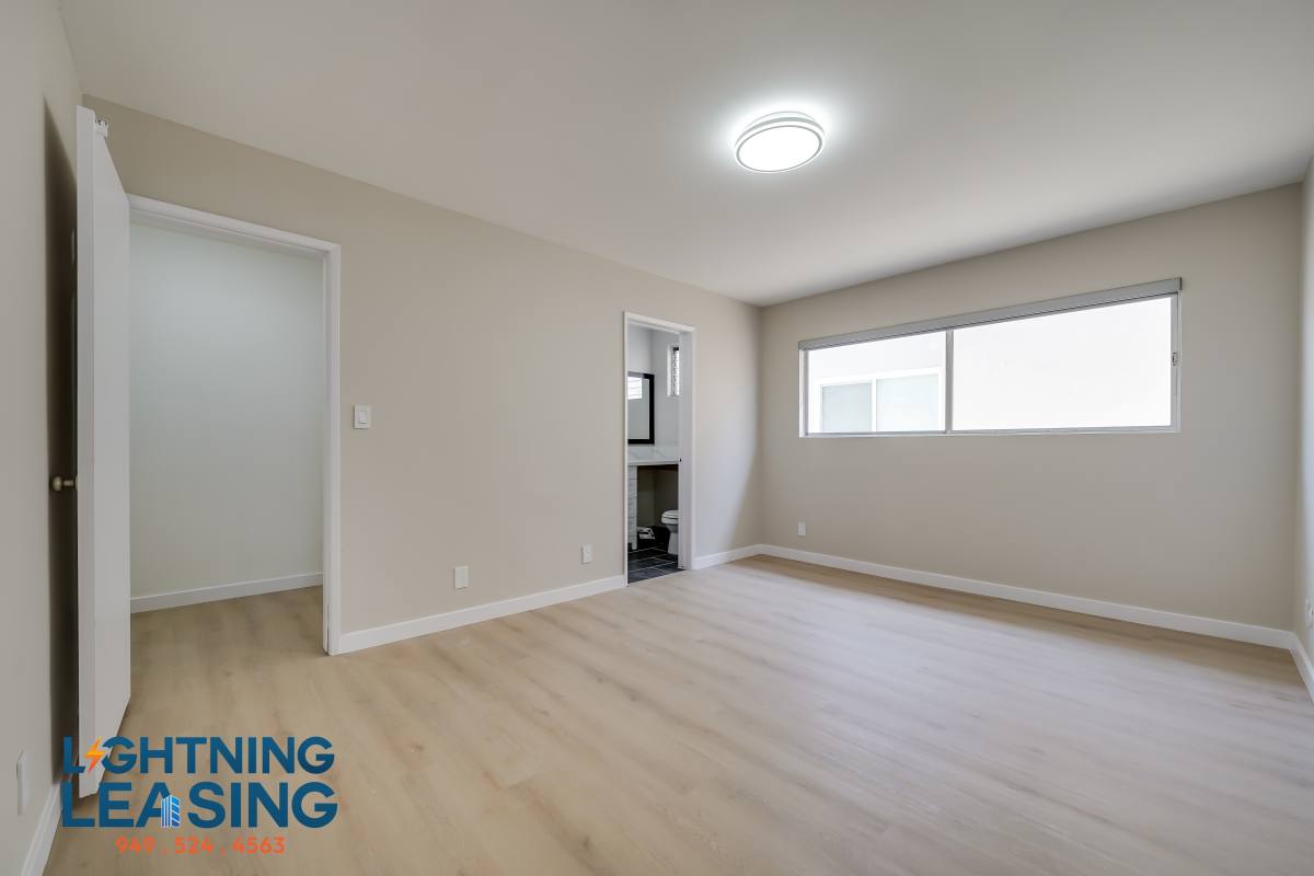 Apartment for rent at 1035 N Hayworth Ave #100, Los Angeles, CA 90046