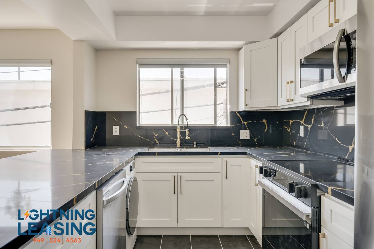 Apartment for rent at 1035 N Hayworth Ave #110, Los Angeles, CA 90046