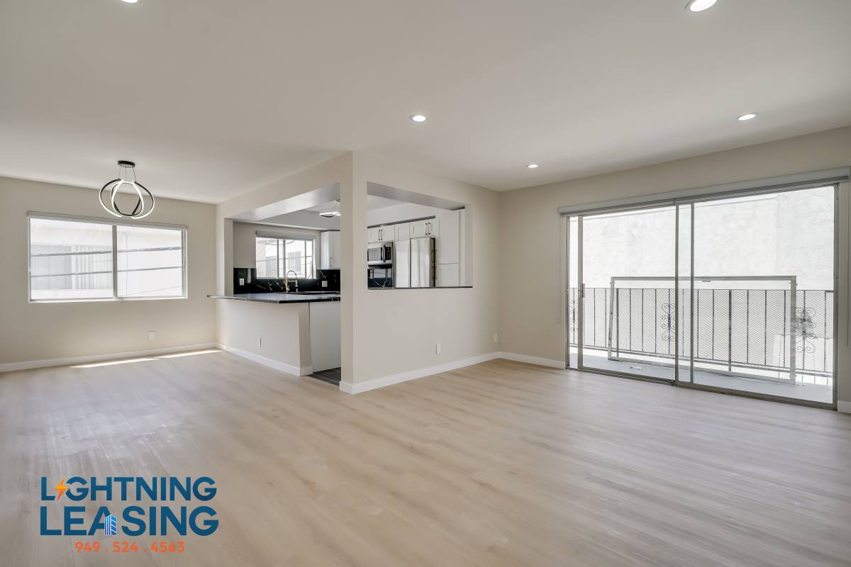 Apartment for rent at 1035 N Hayworth Ave #100, Los Angeles, CA 90046