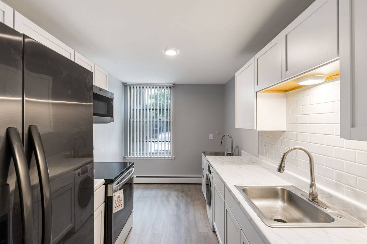 Apartment for rent at 4312 & 4316 W, Royal Oak, MI 48073